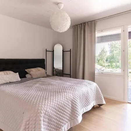Beautiful House In Peaceful Area *