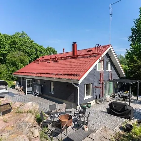 Beautiful House In Peaceful Area